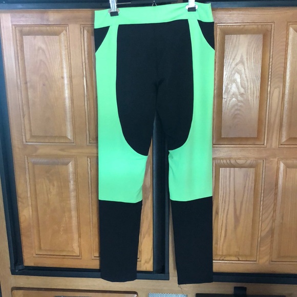 Workout Capris - Picture 4 of 4